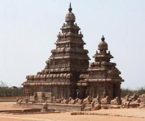 пазл Шор Храм над выглядит Бенгальского залива и построен с блоками из гранита, Махабалипурам, Индия